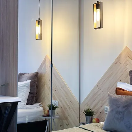 Przystanek Uzdrowiskowa *