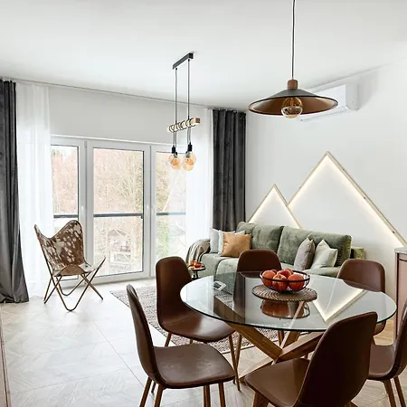 Apartament Przystanek Uzdrowiskowa *